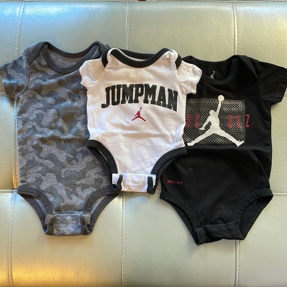 Lot of 3 Nike Jordan Baby Bodysuits Black Grey Newborn 0-6 Months Jumpman Bundle
